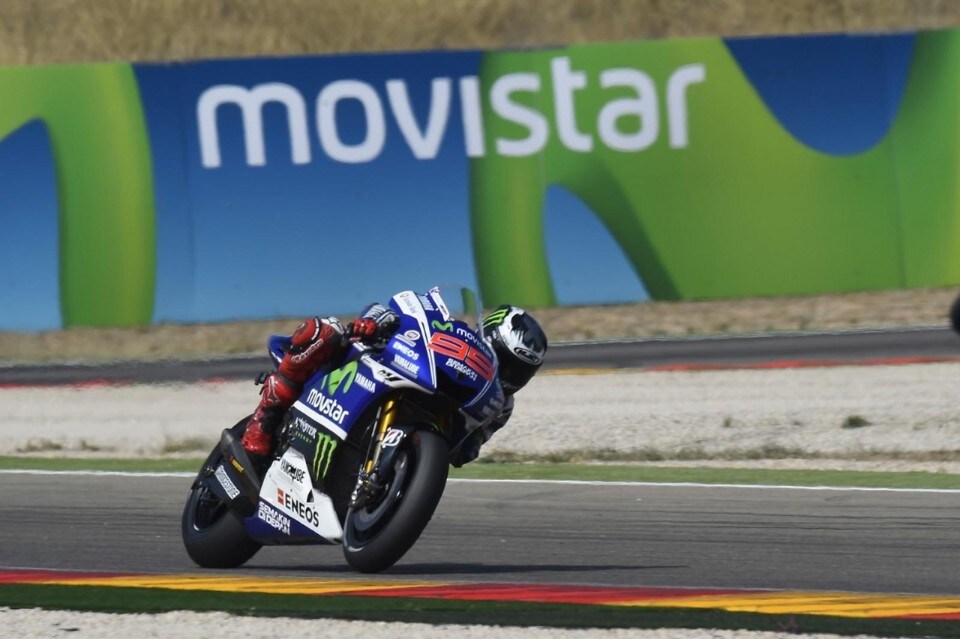MotoGP, Aragon: Lorenzo c'è, gli altri tutti giù per terra