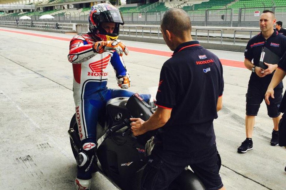 MotoGP: Stoner in pista a Sepang