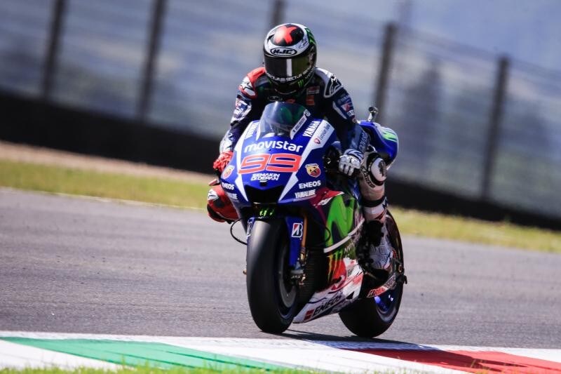 MotoGP, Mugello: Lorenzo trionfa, Iannone e Rossi sul podio. Marquez flop