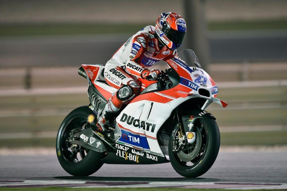 MotoGP: la pioggia rallenta Stoner