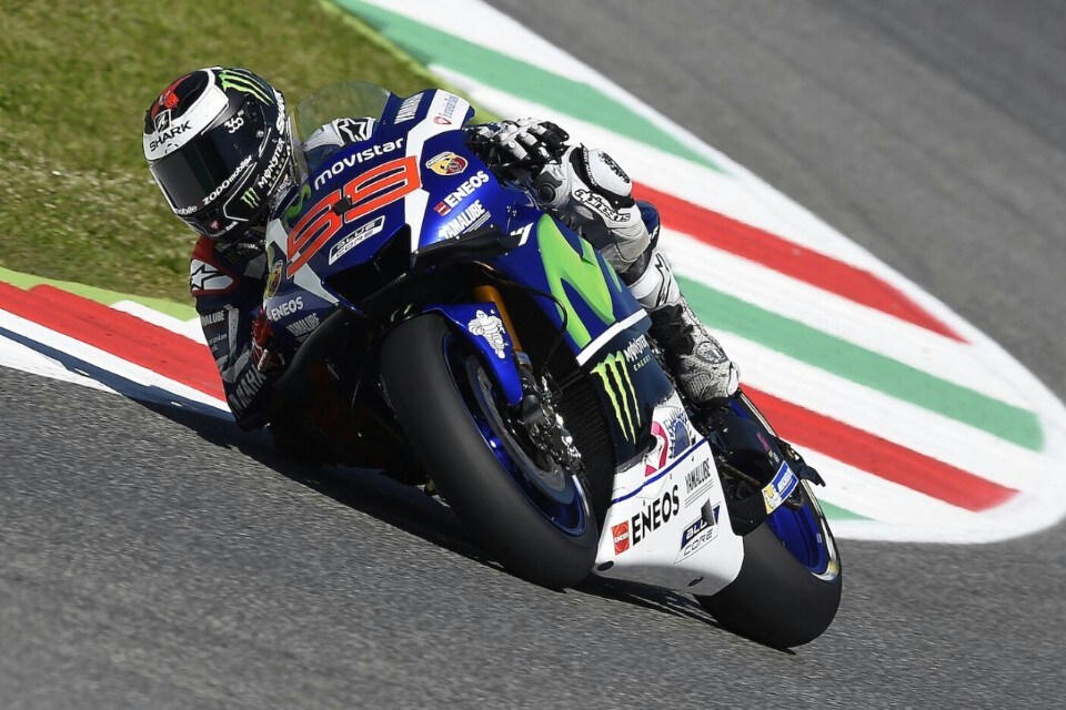 MotoGP Mugello: Lorenzo frega Marquez, Iannone sul podio 