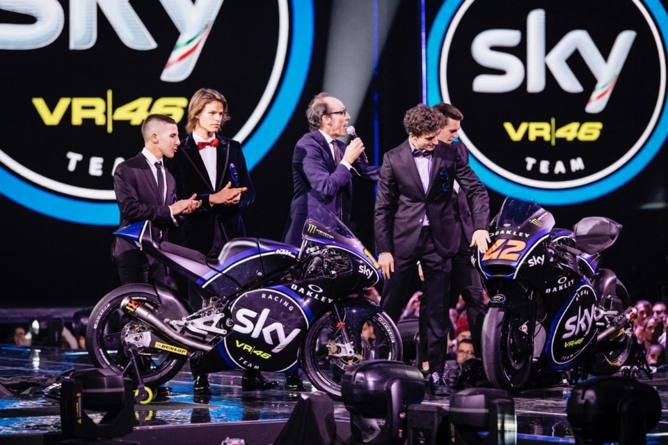 Sky Racing Team VR46 alla finale di X Factor: svelate le nuove livree 2017