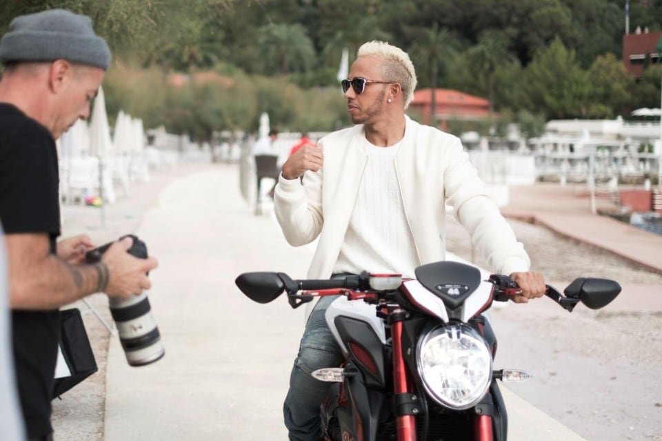 Lewis Hamilton vuole la MotoGP!