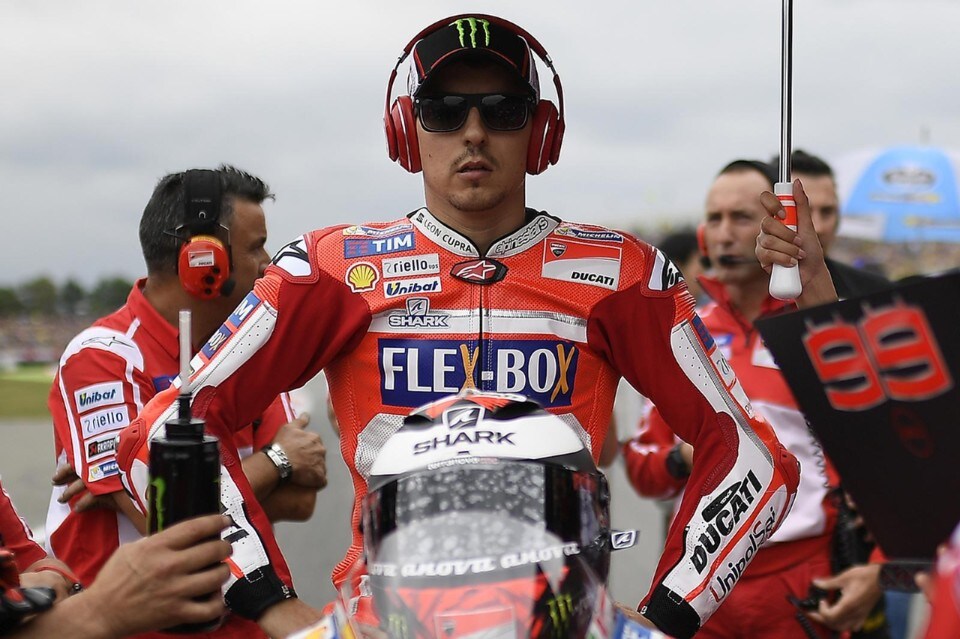 MotoGP, Lorenzo: "Devo recuperare le sensazioni positive"