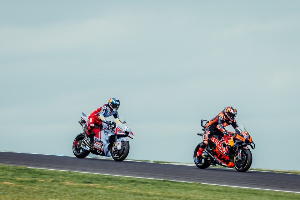 MotoGP Australia: il maltempo aiuta Bagnaia, ma Martin è il più veloce