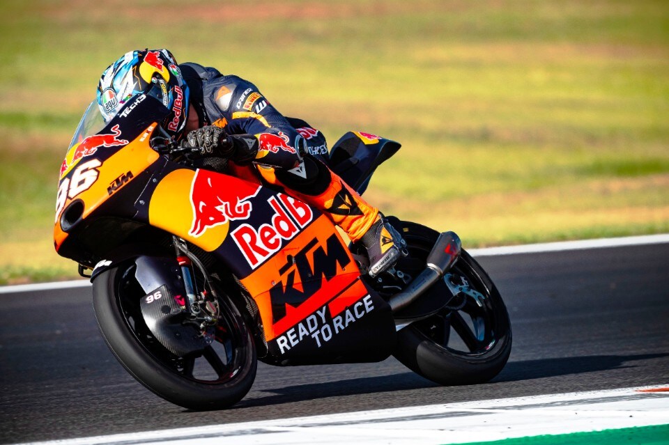 Test Moto2 e Moto3: l'era Pirelli inizia con i record di Valencia