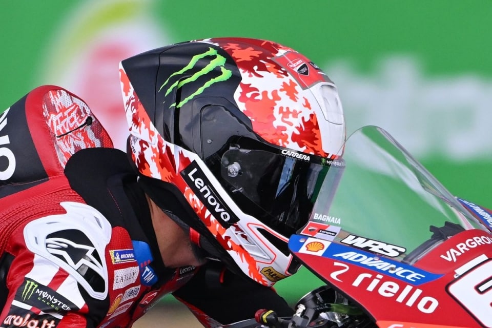 La curiosa storia dei caschi “fantasma” di Buriram