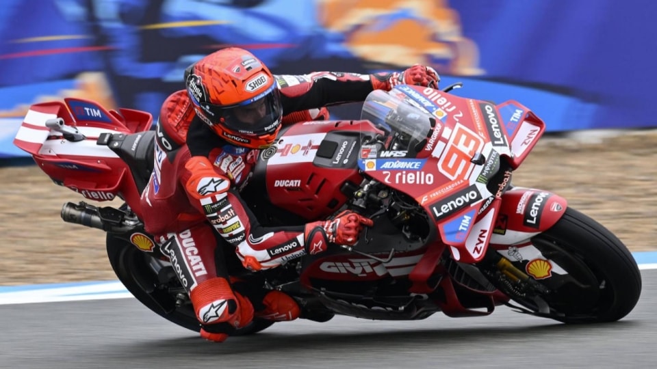 MotoGP, Jerez: Marquez vince una Sprint caotica tra pioggia e polemiche