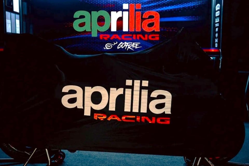 Bagnaia firma con Aprilia Racing per i prossimi quattro anni 