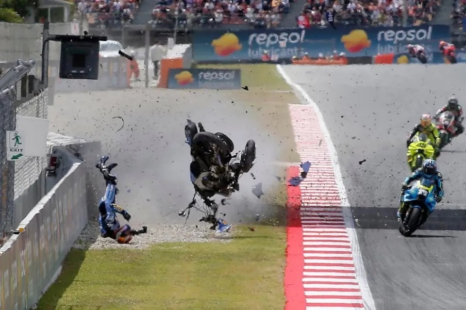 MotoGP 2026, il dramma dei fratelli Márquez: cadute, operazioni e paura