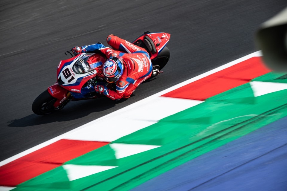 Leon Haslam: le mie corse, la mia vita