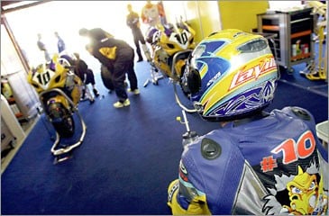 SBK 2003: primo riassunto