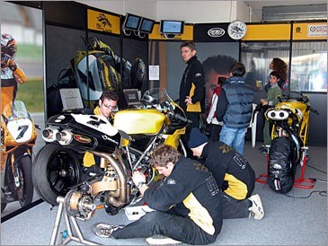 Chili, la Ducati, e 4 millimetri