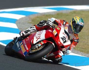 Toseland in cielo, Biaggi per terra