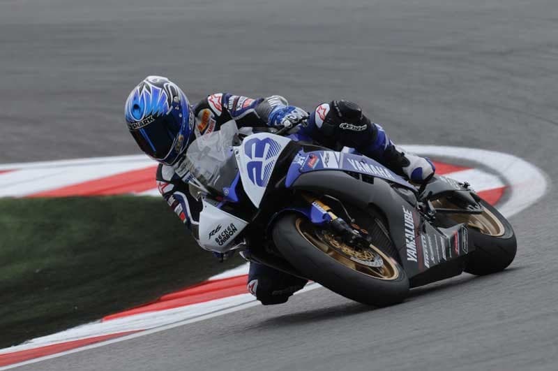 Misano Q2: la pole a un Corser straordinario