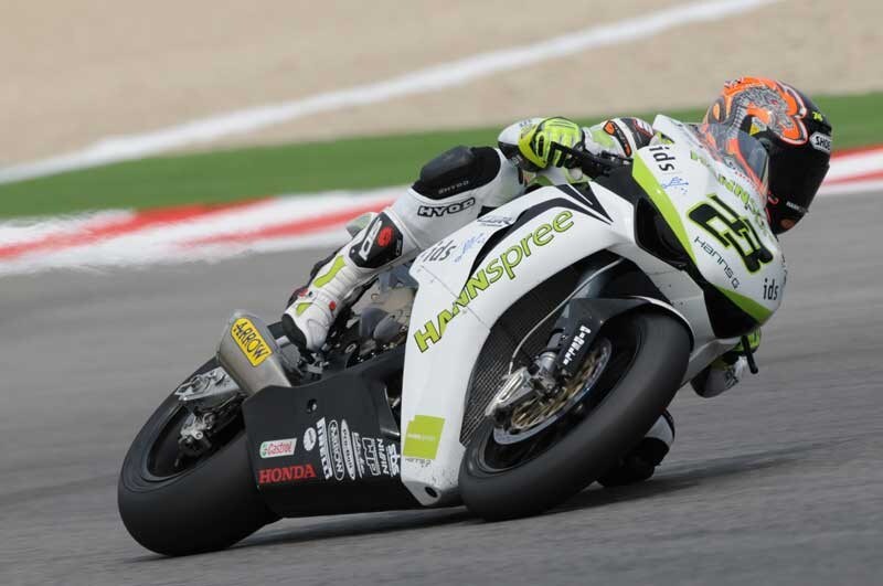 Brands Hatch rovente: sedici piloti in 1"