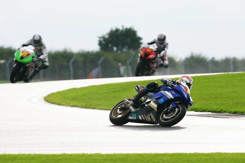 Nel caos di Donington Bayliss e Kiyonari