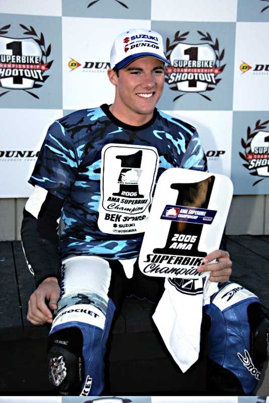 Troy Corser e BMW insieme per due anni