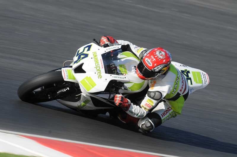 Superpole: nel diluvio, Bayliss
