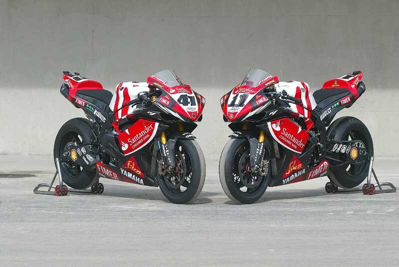 In pista con la R1 di Corser e Haga