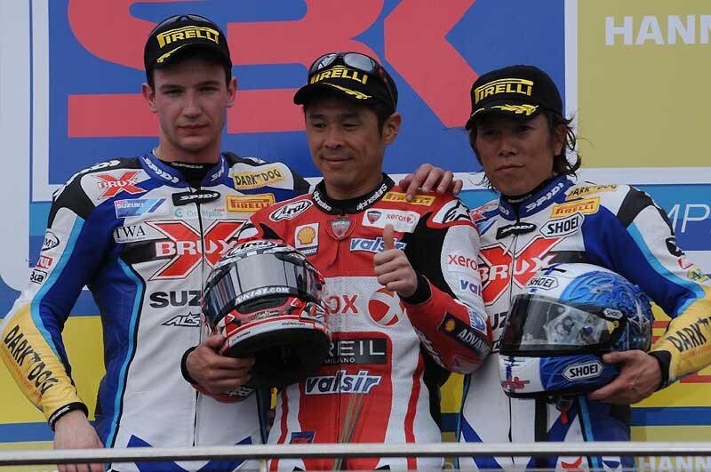 Phillip Island: vincono Haga e Spies