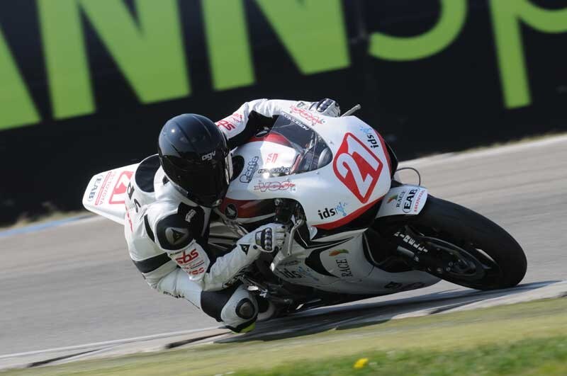 Assen: Spies in pole, Hopkins in ospedale