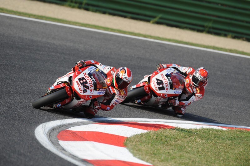 Doppietta Ducati e polemiche a non finire