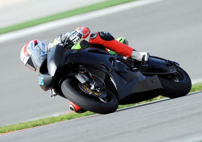 SBK: a Portimao si parla inglese