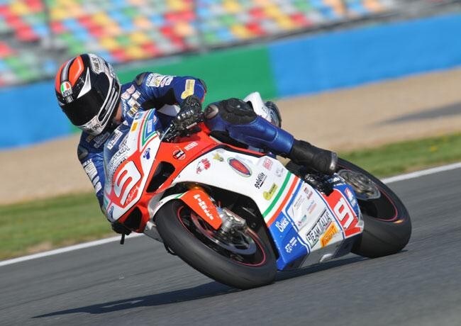 Sbk Magny Cours: Vittoria a Petrucci ma Giugliano è campione.