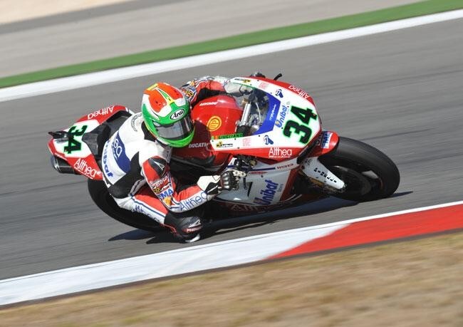 Sbk Portimao Q2: Rea leader a passo di carica