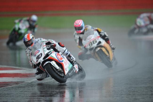 Sbk Silverstone: Tempo perturbato per squadre e piloti