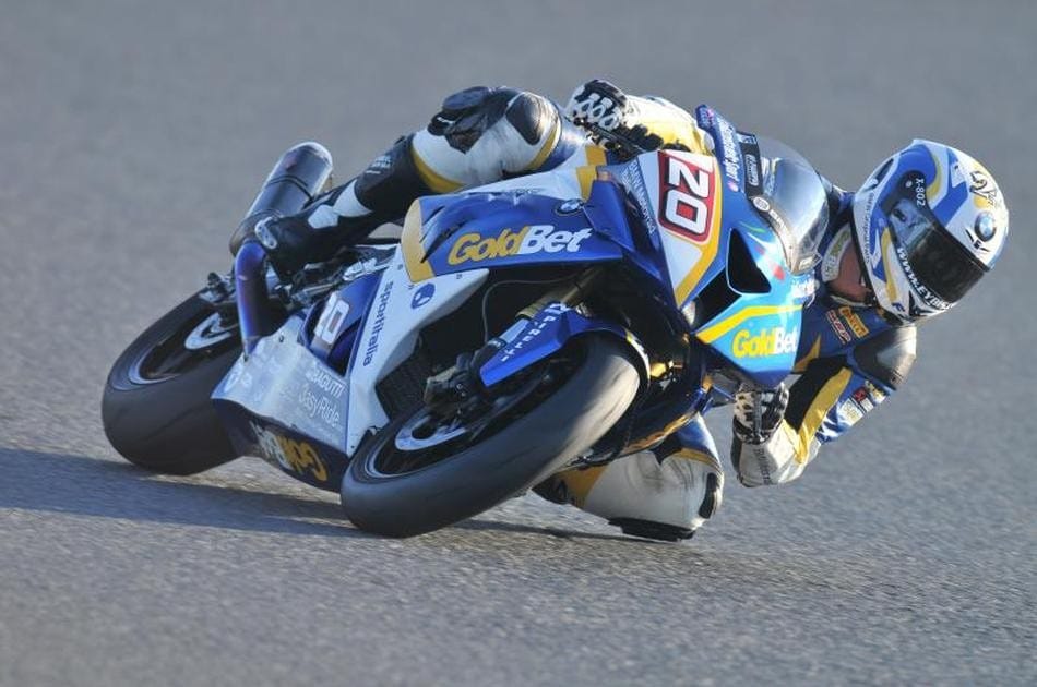Magny Cours 1000 SSTK Q2: Barrier pole con record