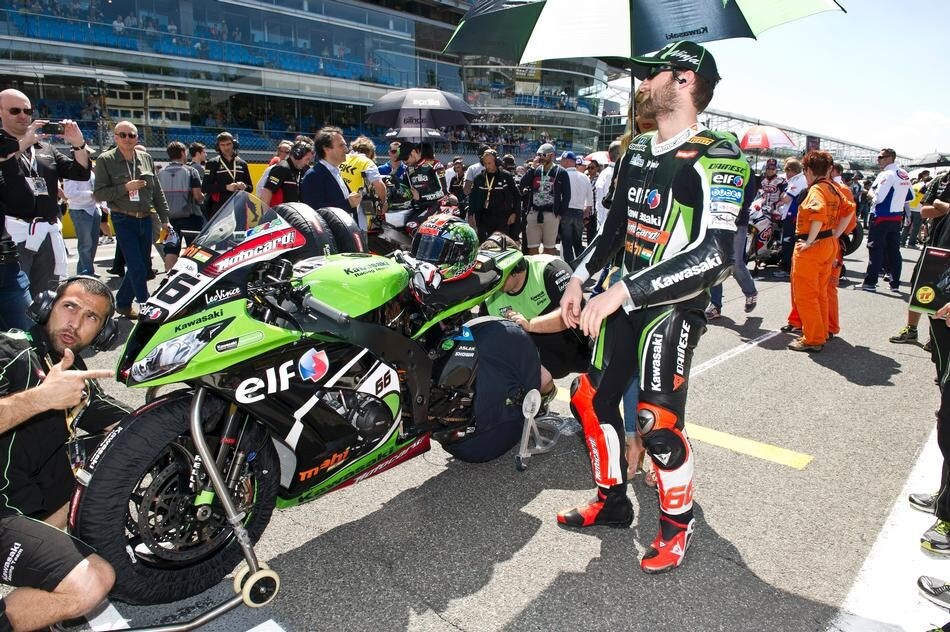 Donington: Sykes firma un giro folle