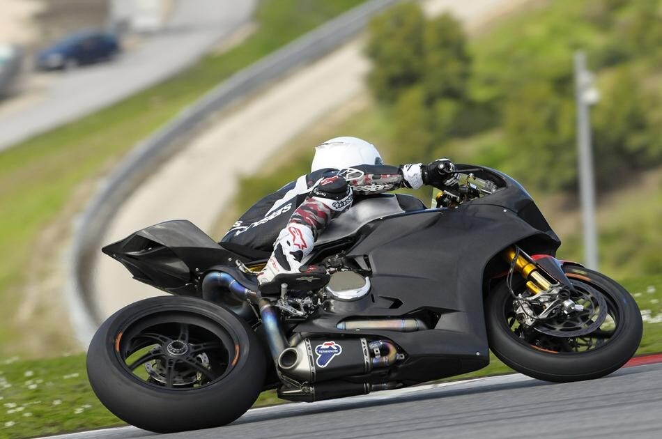 Ducati SBK, il team si presenta in streaming Dueruote