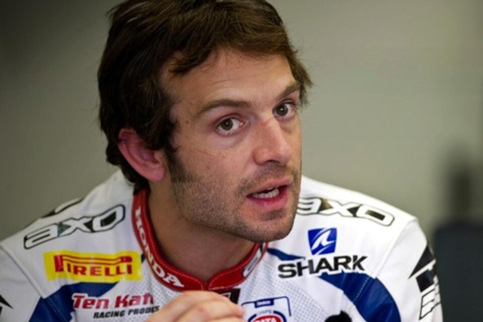 SBK: Sylvain Guintoli non si è fratturato nulla