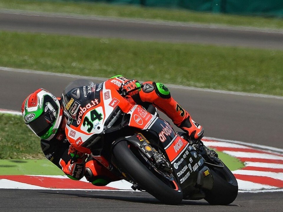 SBK, Imola: Magic-Giugliano beffa le Kawasaki