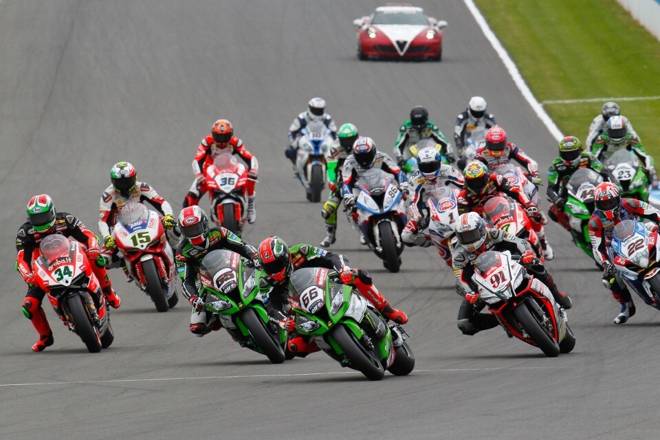 SBK, Donington: Sykes "king", Rea show. Trionfo Kawasaki