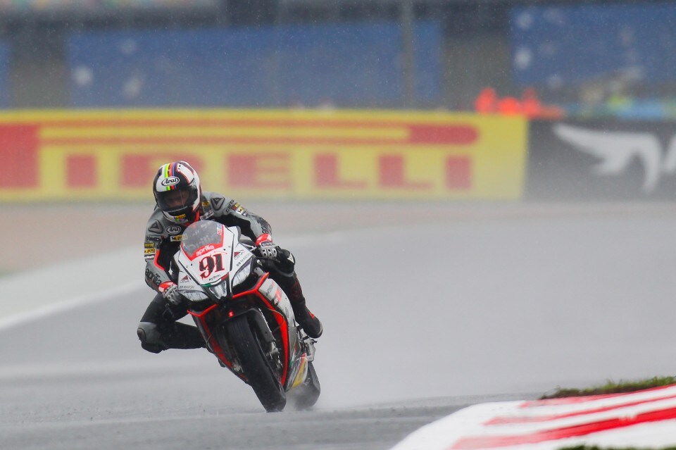 SBK, Magny-Cours: Haslam e Canepa pescano il jolly della pioggia