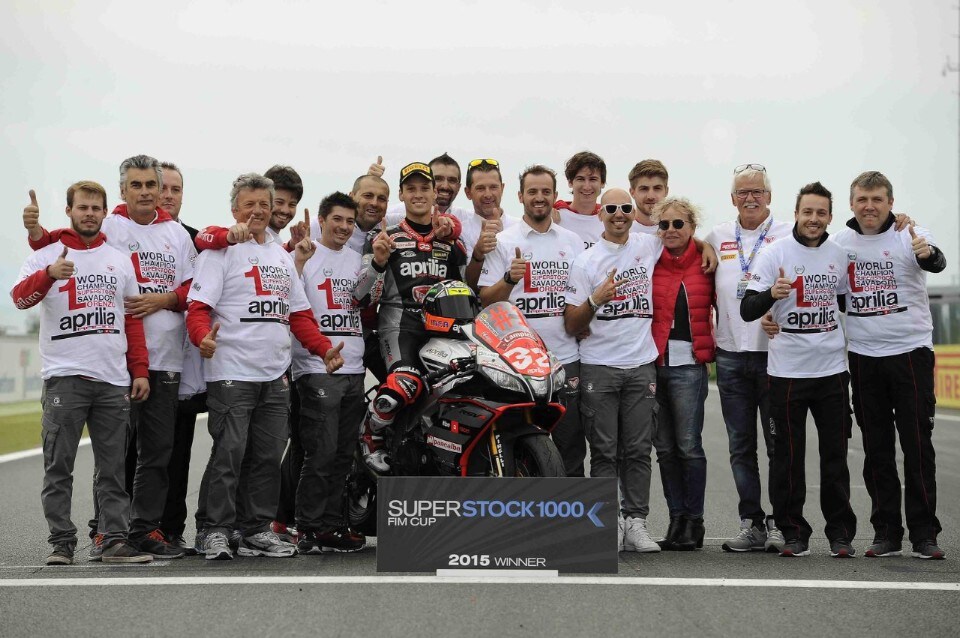 Aprilia e Savadori: i dominatori della STK1000
