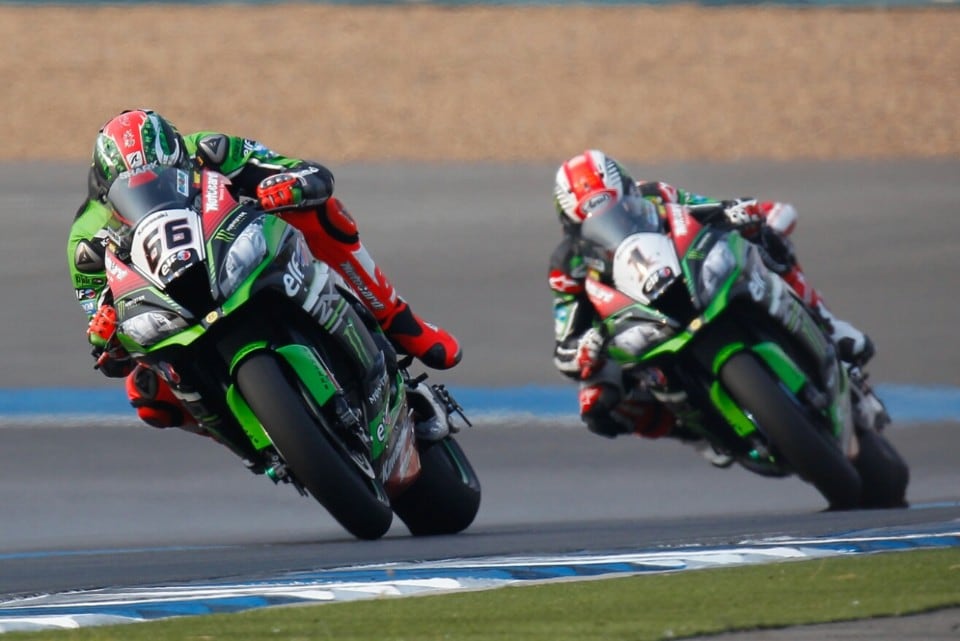 SBK, Thailandia: Sykes "schiaffeggia" Rea in gara2