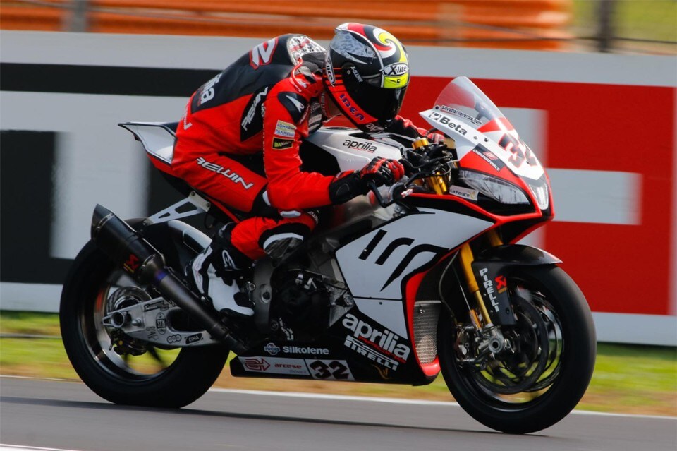 SBK Sepang: Savadori fa volare l'Aprilia 