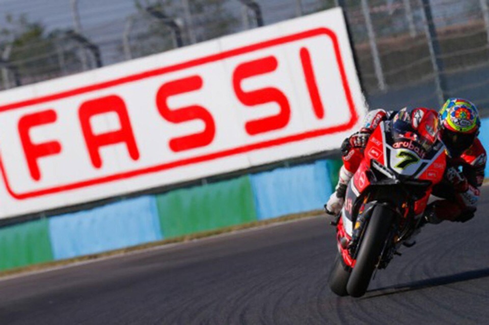 SBK Magny Cours: avanti Davies!
