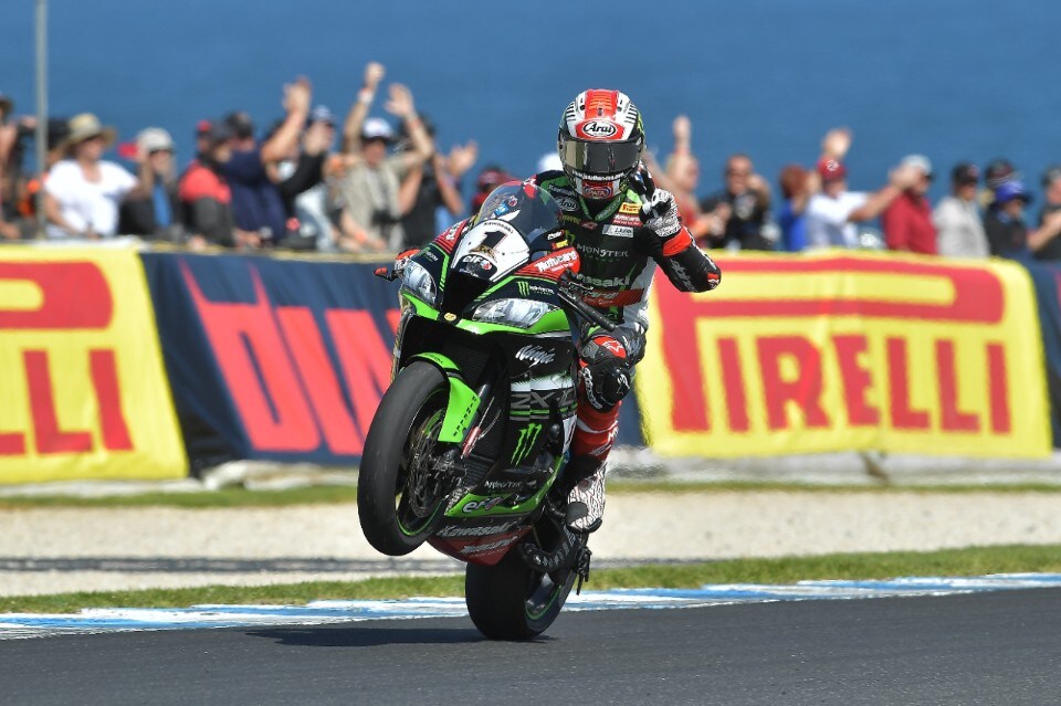 SBK Phillip Island: Rea si conferma, Davies e Melandri podio spettacolare 