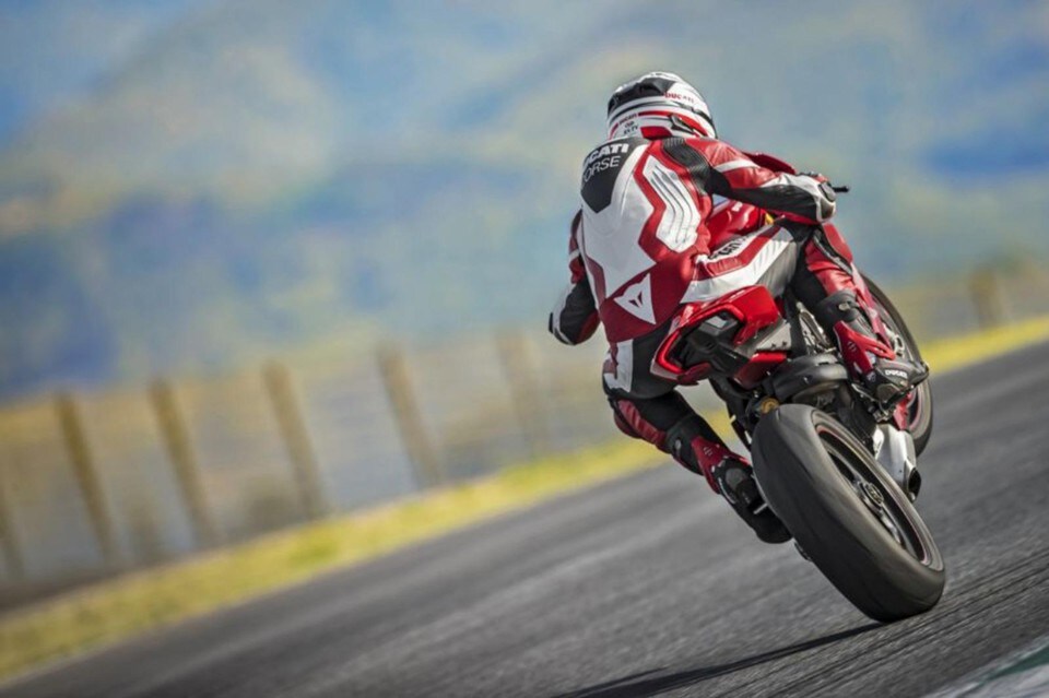 Ducati Panigale V4, è pronta a correre!