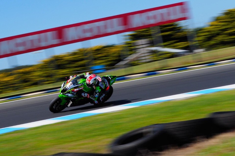 SBK Phillip Island: Rea detta il ritmo