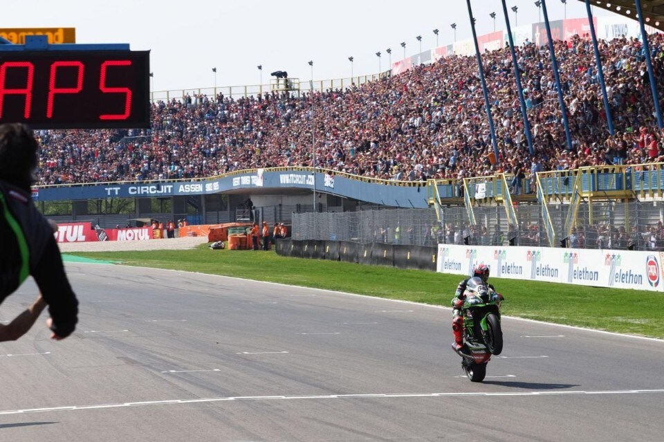 SBK Assen: doppietta Kawasaki