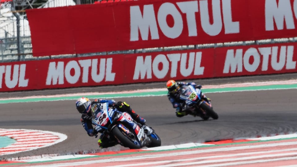 WorldSBK 2023: Bautista incontenibile in gara 1 a Mandalika