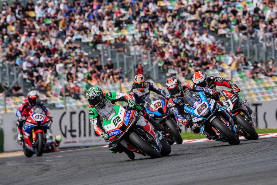 WorldSBK Magny-Cours: nuova tripletta di Razgatlioglu!