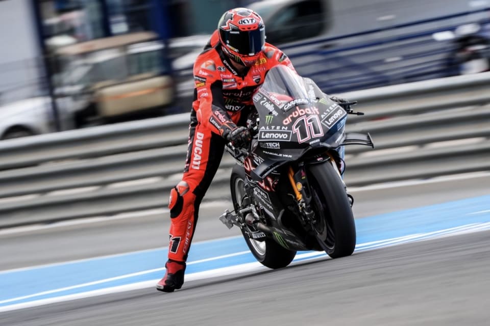 Test WorldSBK Jerez: Bulega e la nuova Panigale V4 R davanti a tutti
