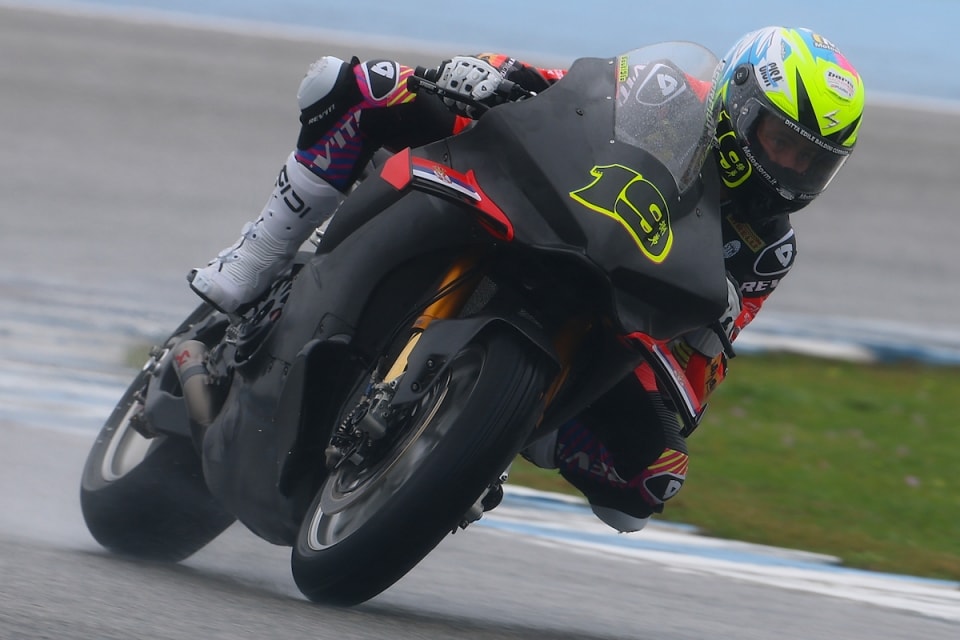 La pioggia rovina la prima giornata dei test SBK a Jerez